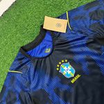 (FORMA JUSTA) Camisa Seleção Brasil Away II Copa do Mundo 2026 - Azul e Preto - Torcedor Feminina