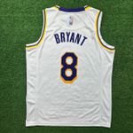 NBA Los Angeles Lakers Edição 75 anos 21/22 Kobe Bryant #8 - Branco