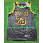 NBA Lakers Silk (jogador) James 23 (Defeito)