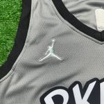 NBA Brooklyn Nets Kyrie Irving #11 - Edição 75 anos - Cinza