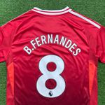 Camisa Manchester United Home I 24/25 - Vermelho - B. Fernandes 8 - Torcedor Masculina