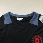 Conjunto Treino Adulto Camisa e Short Manchester United Treino 24/25 Preto/Vermelho/Cinza