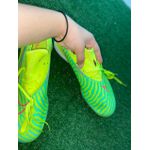 Chuteira Society Nike Phantom (tf) - Verde Com Rosa (DEFEITO)