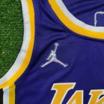 NBA Los Angeles Lakers Gola Redonda Nº 24 Bryant 75 ANOS (roxo Com N° Amarelo) Preto Na Lateral