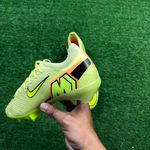 Chuteira Campo Nike Air Zoom Mercurial Vapor 16 Elite (FG) – Max Voltage