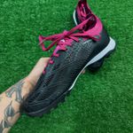Chuteira Society Adidas Predator 24 Elite (TF) – Rosa/Preta