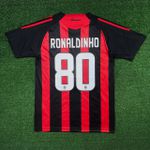 Camisa Retrô AC Milan Home I 08/09 - Ronaldinho 80 - Vermelha/Preta - Torcedor Masculina