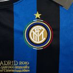 Camisa Retrô Inter de Milão Home I 09/10 - Diego Milito #22 - Azul/Preta - Masculina