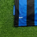 Camisa Retrô Inter de Milão Home I 09/10 - Diego Milito #22 - Azul/Preta - Masculina