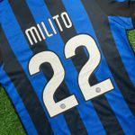 Camisa Retrô Inter de Milão Home I 09/10 - Diego Milito #22 - Azul/Preta - Masculina