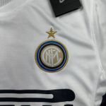 Camisa Retrô Inter de Milão Away II 10/11 - SNEIDJER 10 - Branca - Torcedor Masculina 