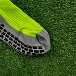 Meia Antiderrapante Esportiva KLV - Verde Vibrante