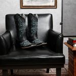 BOTA TEXANA FEMININA BORDADA COURO PRETO FB118