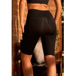 Bermuda Frelith com Recorte e Bolso - PRETO
