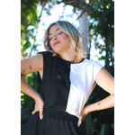 Blusa Muscle Tee Bicolor Preta e Off White em Moletinho - DIVERSOS