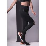 Calça Fitness Frelith Lisa com Abertura nos Joelhos em Microfibra - PRETO