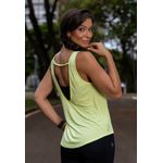 Regata Fitness Frelith com Decote nas Costas - VERDE LIMA