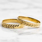 Par de Alianças Folhas Eternas 14K