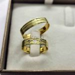 Par de Alianças Trabalhada Coração Vazado 4 mm em Ouro 18K