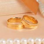 Par de Alianças de Casamento em Ouro 18K Quadrada 6 mm