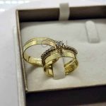 Par de Alianças Trabalhada Quadrada 5 mm em Ouro 18K