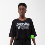 CAMISETA OVERSIZED SUX CROPPED PRETA WILD