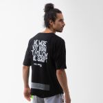CAMISETA OVERSIZED SUX PRETA HOLLYWOOD