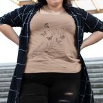 Camiseta Básica Feminina Borboleta Esqueleto Camisa 100% Algodão - Caqui