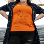 Camiseta Básica Feminina Borboleta Esqueleto Camisa 100% Algodão - Laranja