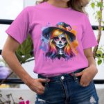 Camiseta Básica Feminina Bruxa Halloween Colorida 100% Algodão Premium - Rosa