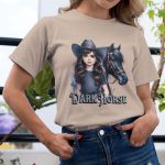 Camiseta Básica Feminina Cavalo Dark Horse Girl 100% Algodão Premium - Caqui