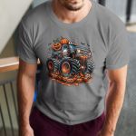 Camiseta Básica Masculina Halloween Monster Truck 100% Algodão Premium - Chumbo