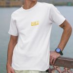 Camiseta Básica Masculina Carpa Escrito Japonês Frente e Costas 100% Algodão Premium - Branco