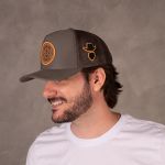 Boné Trucker Simprão Farm Caipira Raiz Cinza