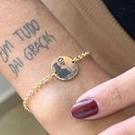 Pulseira Medalha M Fixa Personalizada Folheado em Ouro 18k