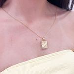 Colar Relicário Livro G Personalizado com Foto Banhado a Ouro 18k