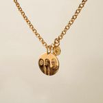 Pulseira Medalha M Personalizada Folheado em Ouro 18k