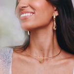 Colar Choker Aro com Medalha P Personalizada Banhada a Ouro 18k