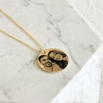 Colar Medalha G Personalizada Folheado em Ouro 18k