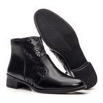 Bota Feminina em Couro Detalhe em Laser - Preto