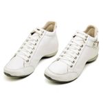 Bota Feminina Confort em Couro Branco com Fivela