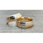 Par de Alianças Casamento Modelo Trabalhado Ouro 18k/750 6.70mm Abaulada Polida Com Ródio Semi Anatômica/Semi Confort Com Pedra - 10145