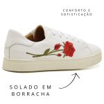 Tênis De Couro Cor Branco Com Flor Vermelhas 25000