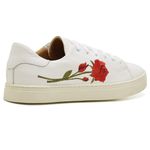 Tênis De Couro Cor Branco Com Flor Vermelhas 25000
