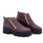 Botinha QeA Couro Cano Baixo Tratorada Cor Jabuticaba Roxo