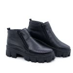 Botinha QeA Couro Cano Baixo Tratorada Cor Preto