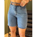 BERMUDA JEANS COM CINTO JEANS ESCURO