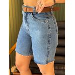 BERMUDA JEANS COM CINTO JEANS ESCURO