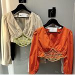 CROPPED FLOR LARANJA