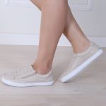 Sapatênis Feminino Casual Rasteiro em Couro de Ajuste Elástico e Zíper Lateral Muito Leve e Confortável